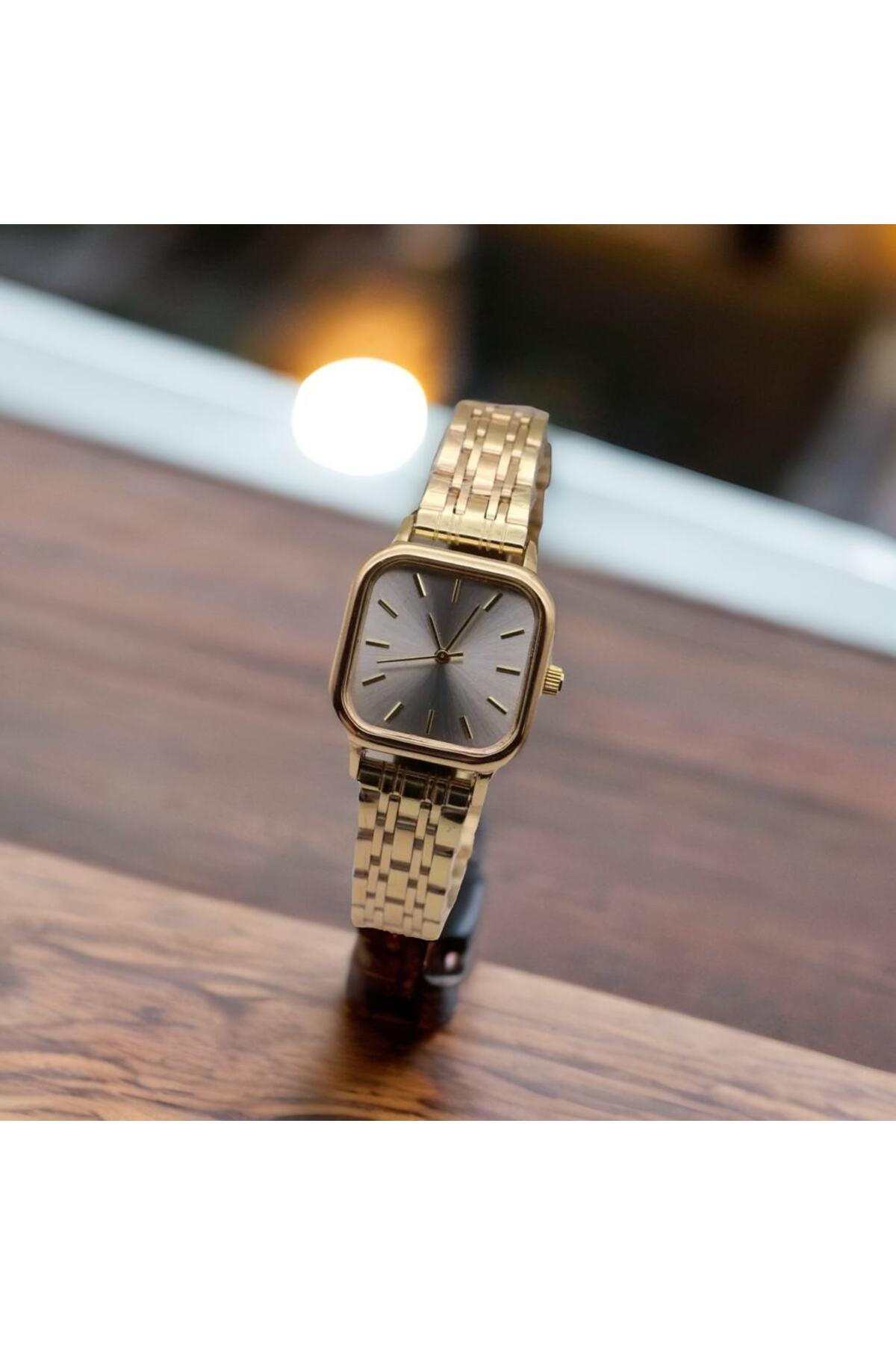 Retro Kare Kadran Minimal Saat Gold