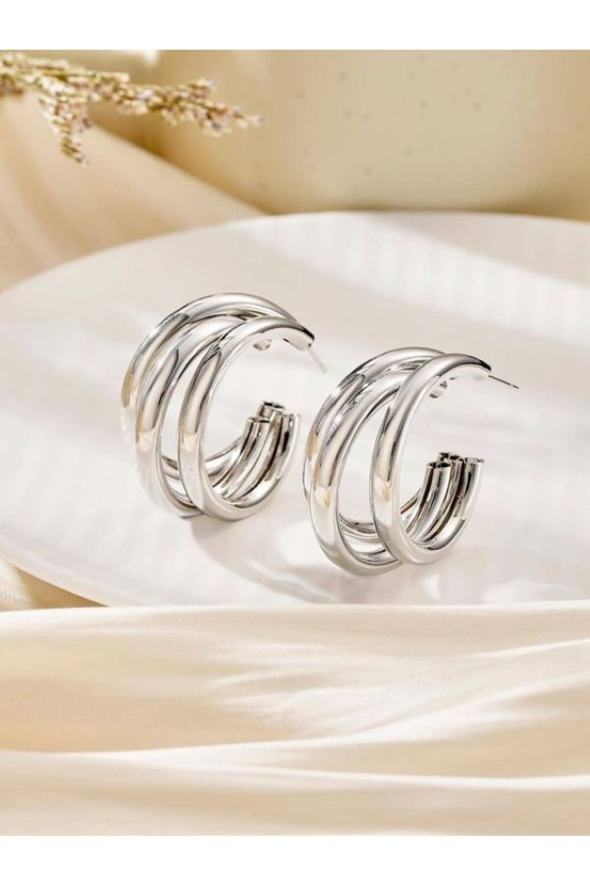 Üç Sıra Kesik Halka Kadın Çelik Küpe